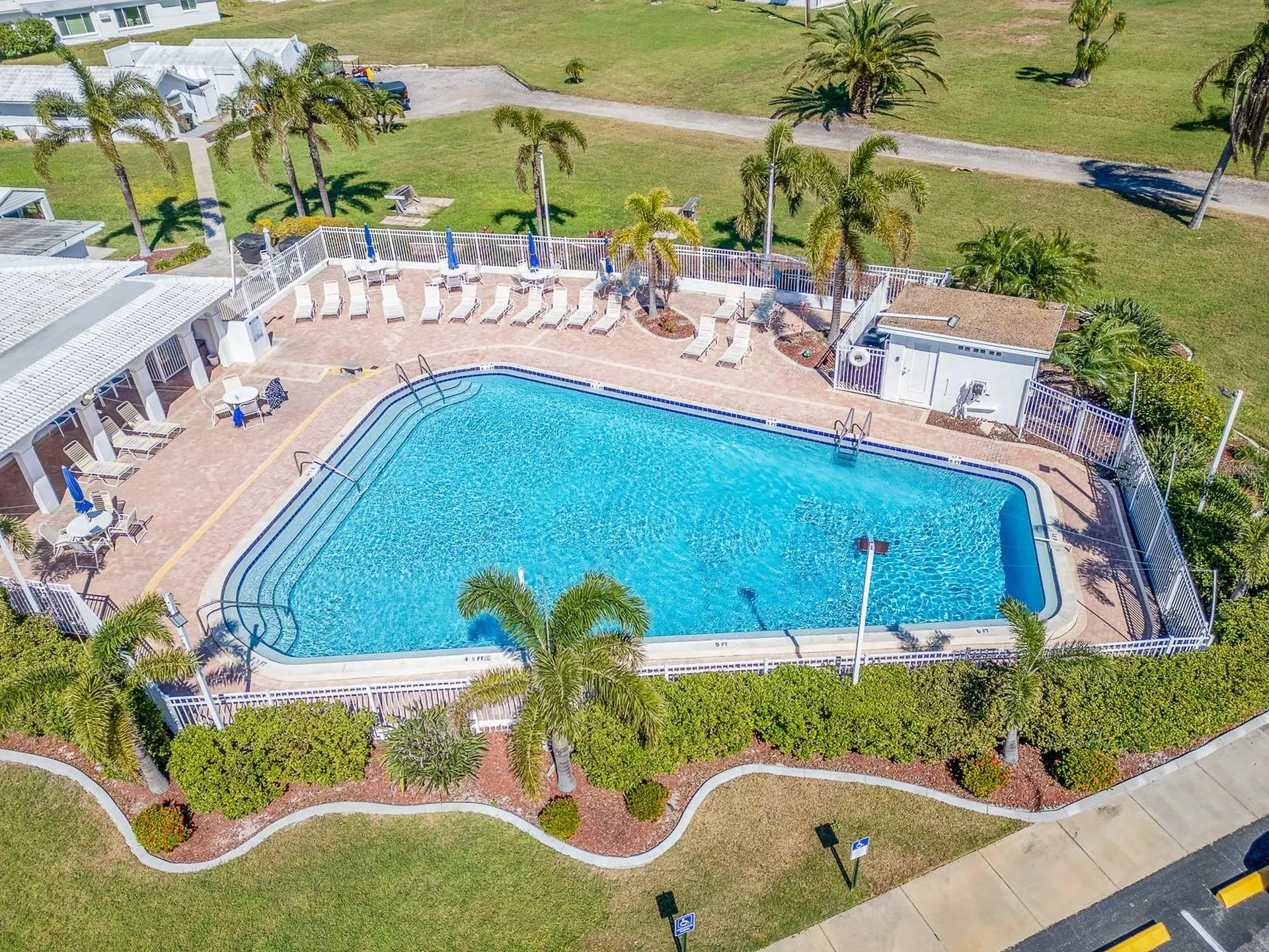 9157 140th Way Seminole FL 33776
