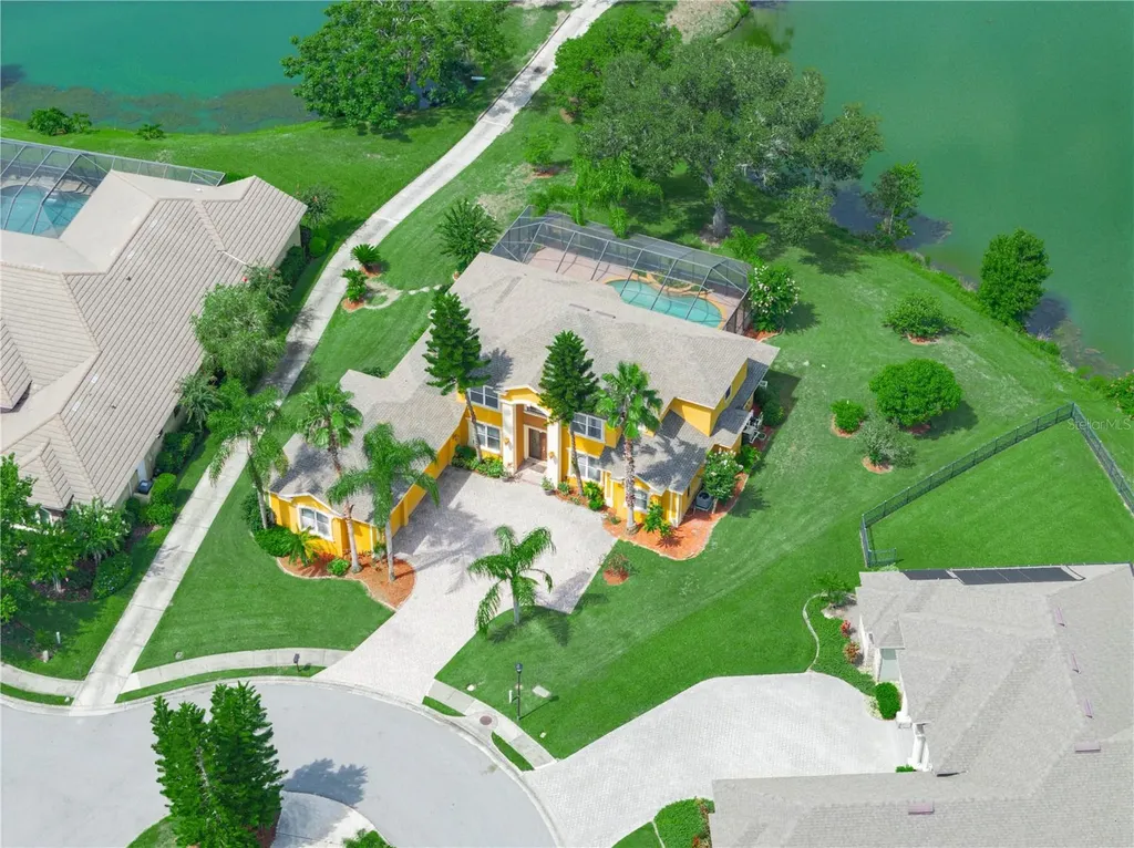 565 Whisper Woods Drive Lakeland FL 33813