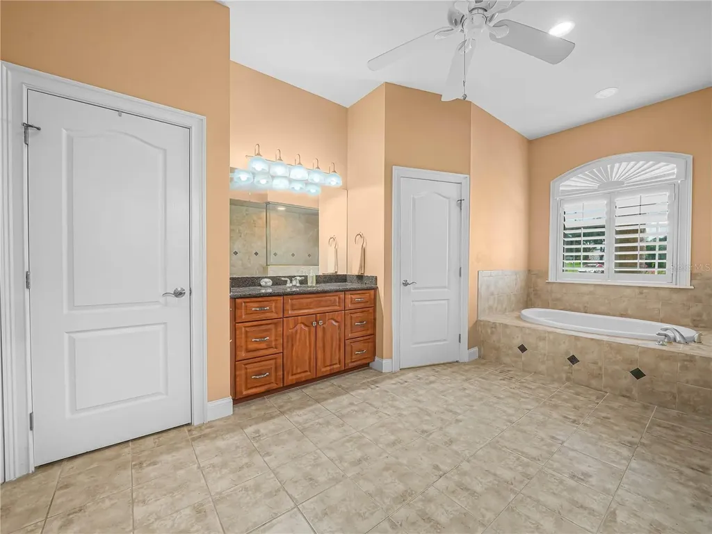 565 Whisper Woods Drive Lakeland FL 33813