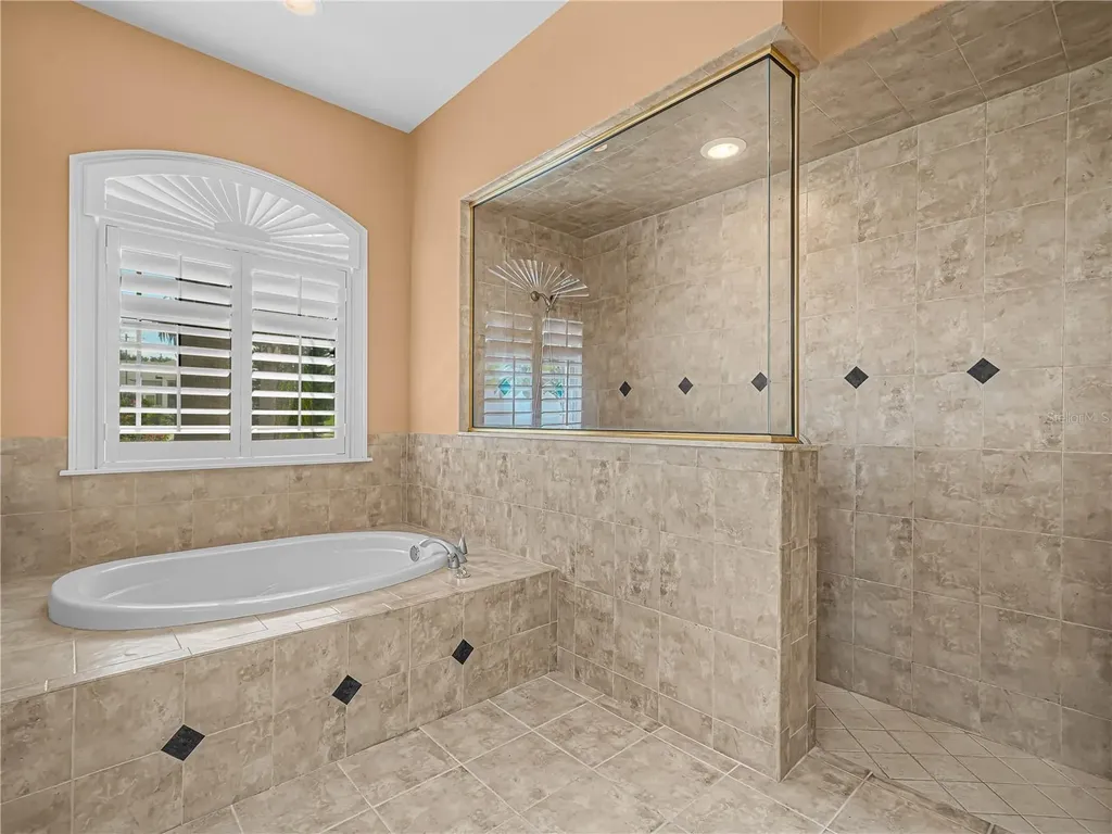 565 Whisper Woods Drive Lakeland FL 33813