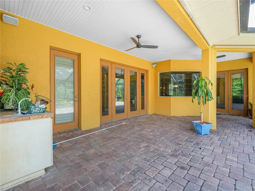 565 Whisper Woods Drive Lakeland FL 33813