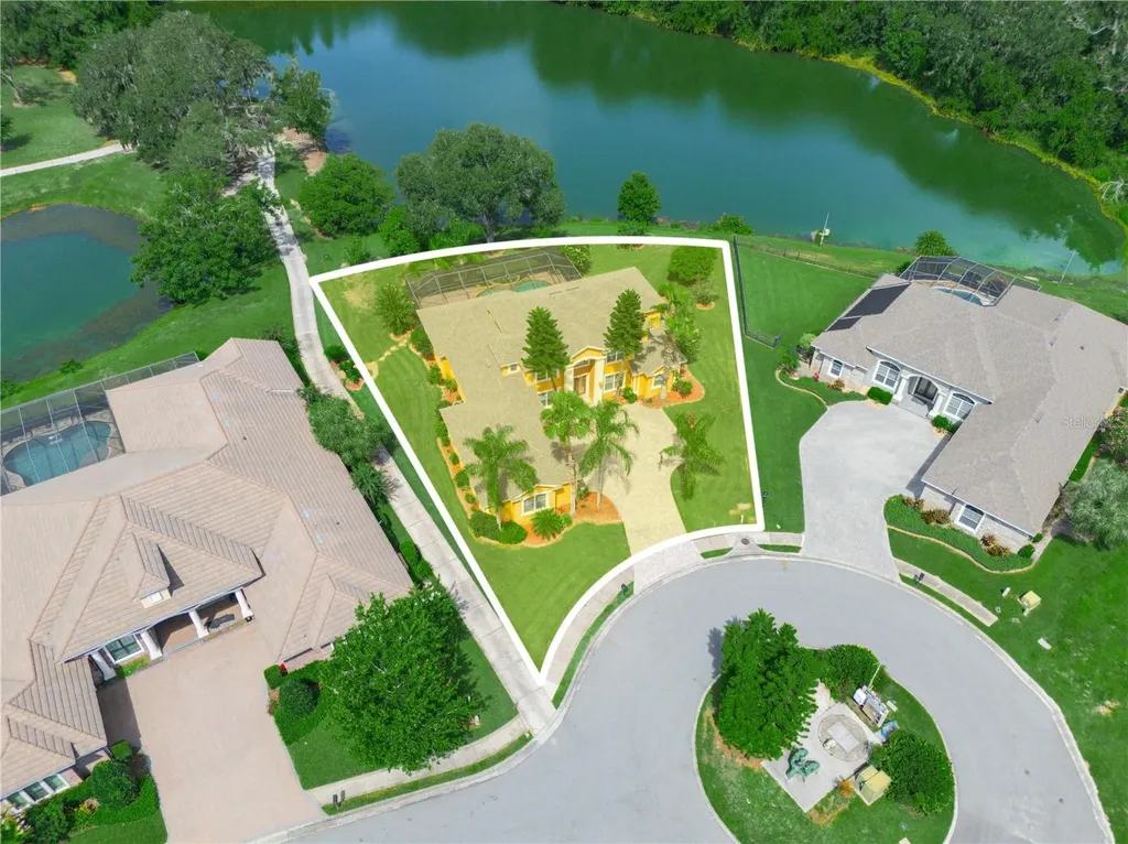 565 Whisper Woods Drive Lakeland FL 33813