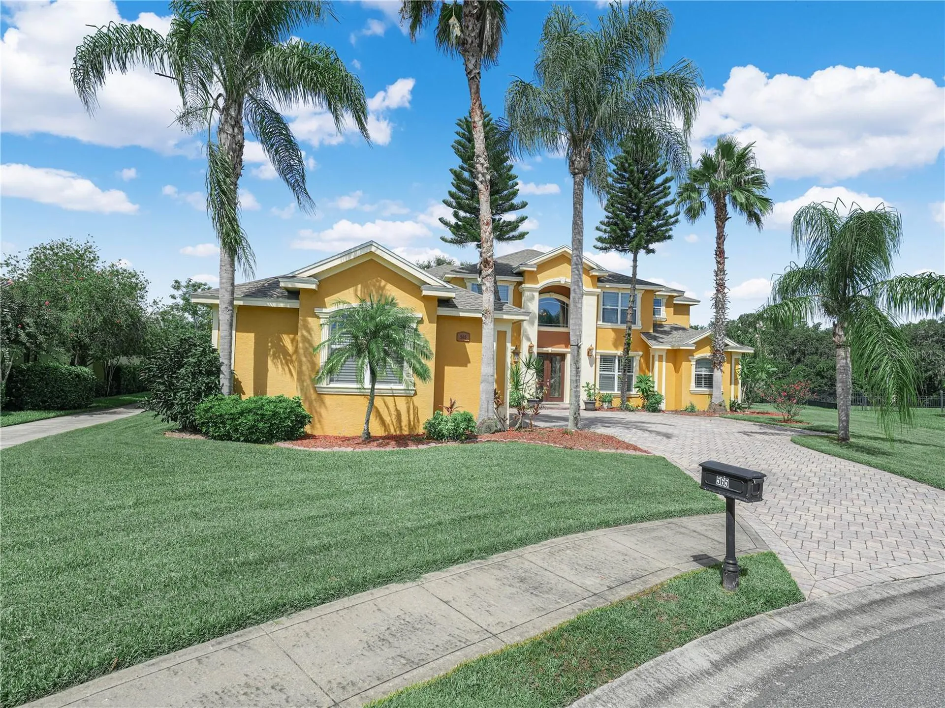 565 Whisper Woods Drive Lakeland FL 33813