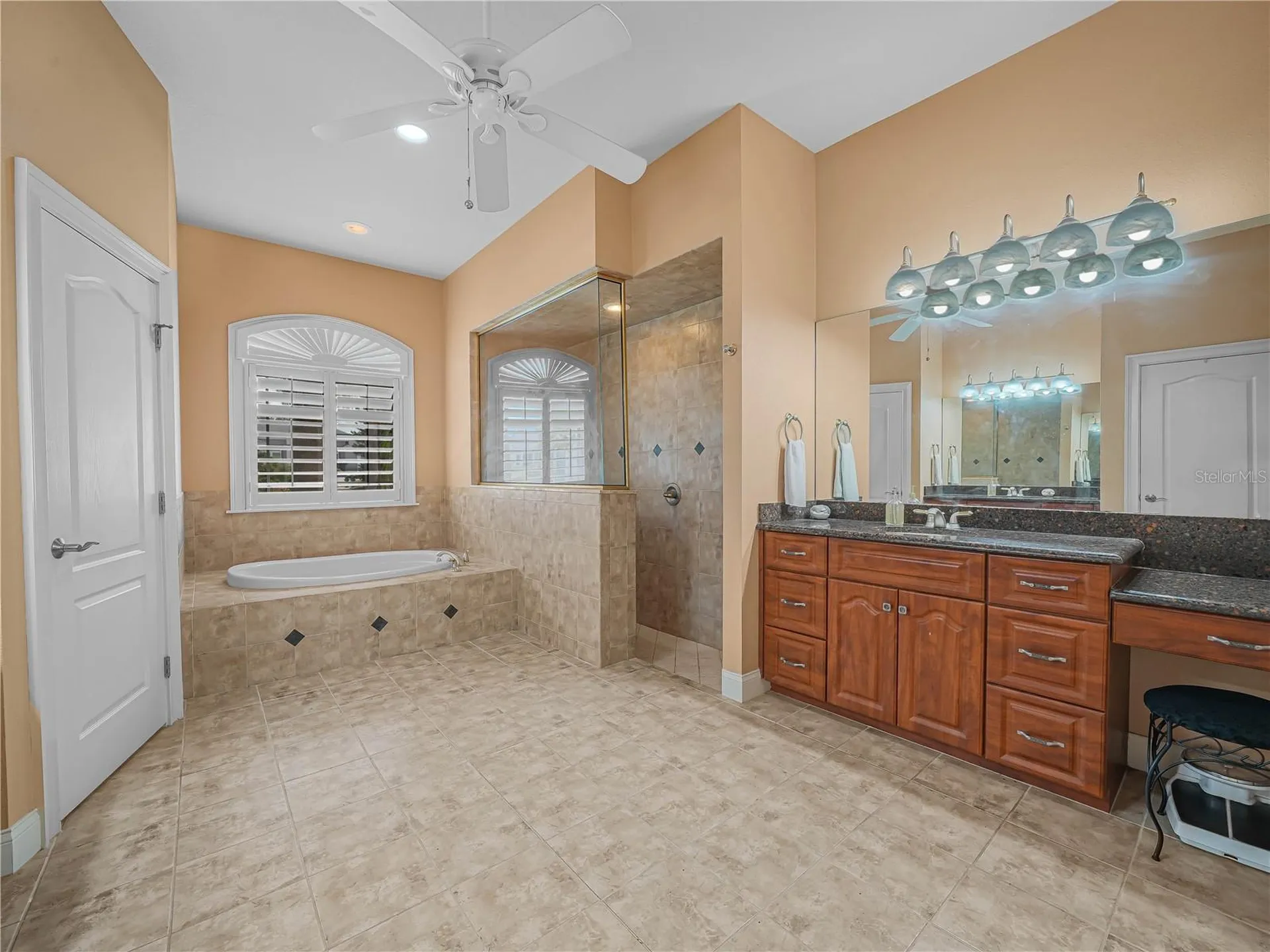 565 Whisper Woods Drive Lakeland FL 33813