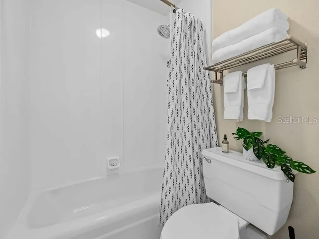 7150 N Tamiami Trail Sarasota FL 34243