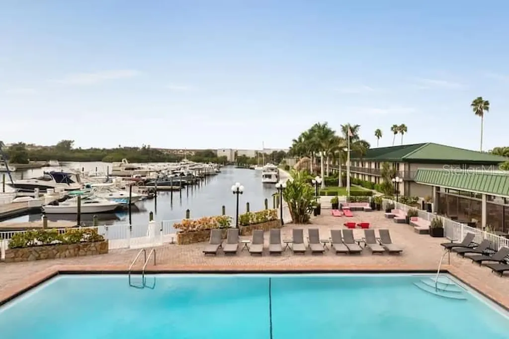 7150 N Tamiami Trail Sarasota FL 34243