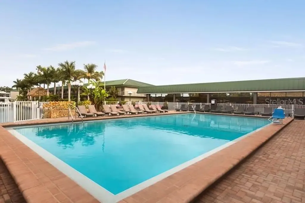 7150 N Tamiami Trail Sarasota FL 34243