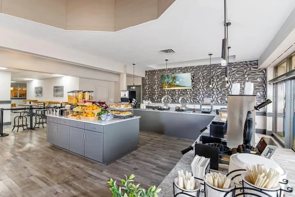 7150 N Tamiami Trail Sarasota FL 34243