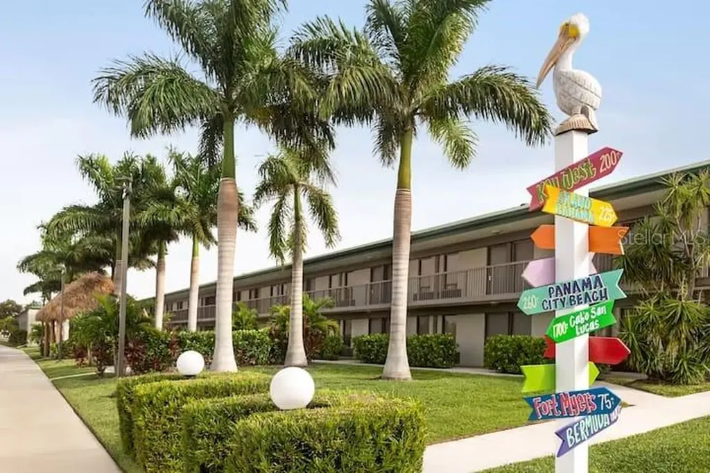 7150 N Tamiami Trail Sarasota FL 34243