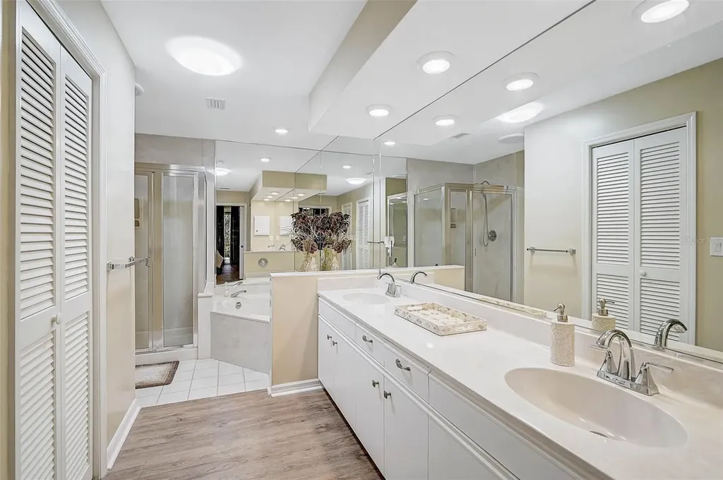 7341 Golf Pointe Circle Sarasota FL 34243