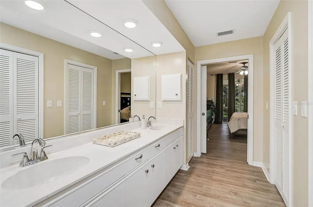 7341 Golf Pointe Circle Sarasota FL 34243
