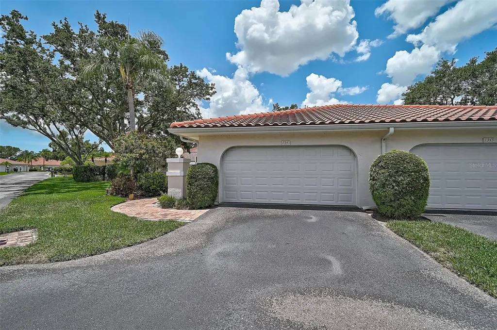 7341 Golf Pointe Circle Sarasota FL 34243