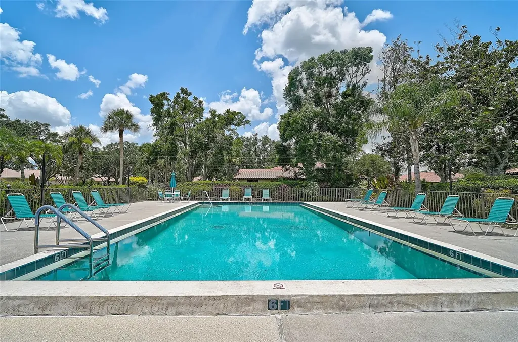 7341 Golf Pointe Circle Sarasota FL 34243
