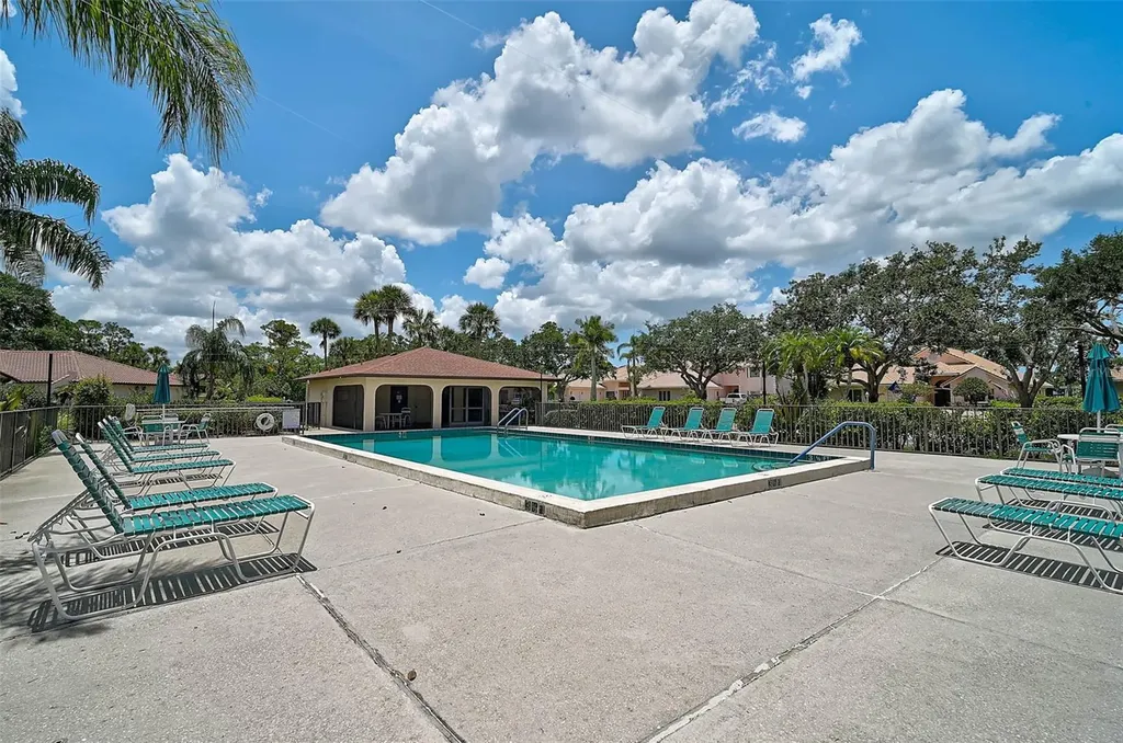 7341 Golf Pointe Circle Sarasota FL 34243