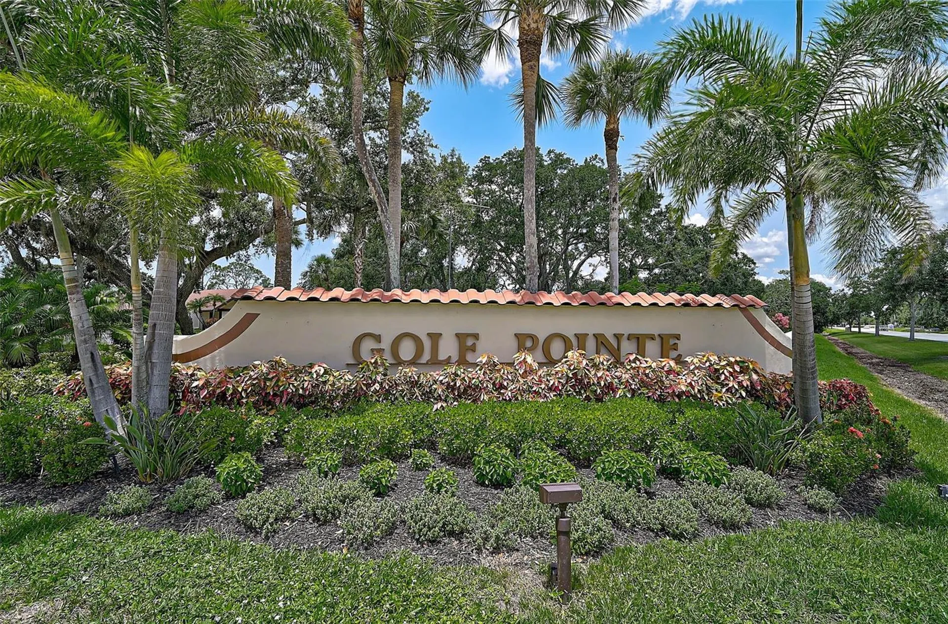 7341 Golf Pointe Circle Sarasota FL 34243