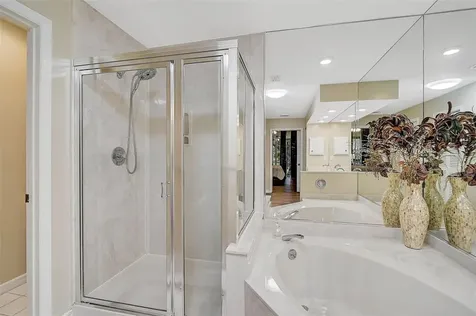 7341 Golf Pointe Circle Sarasota FL 34243