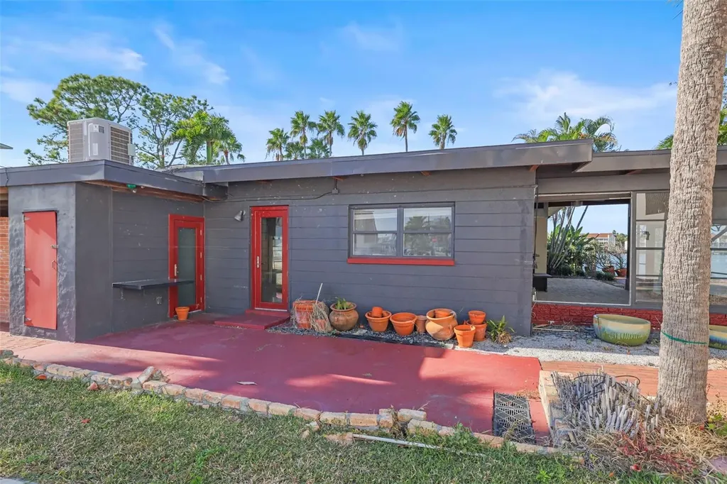 11921 Lagoon Lane Treasure Island FL 33706