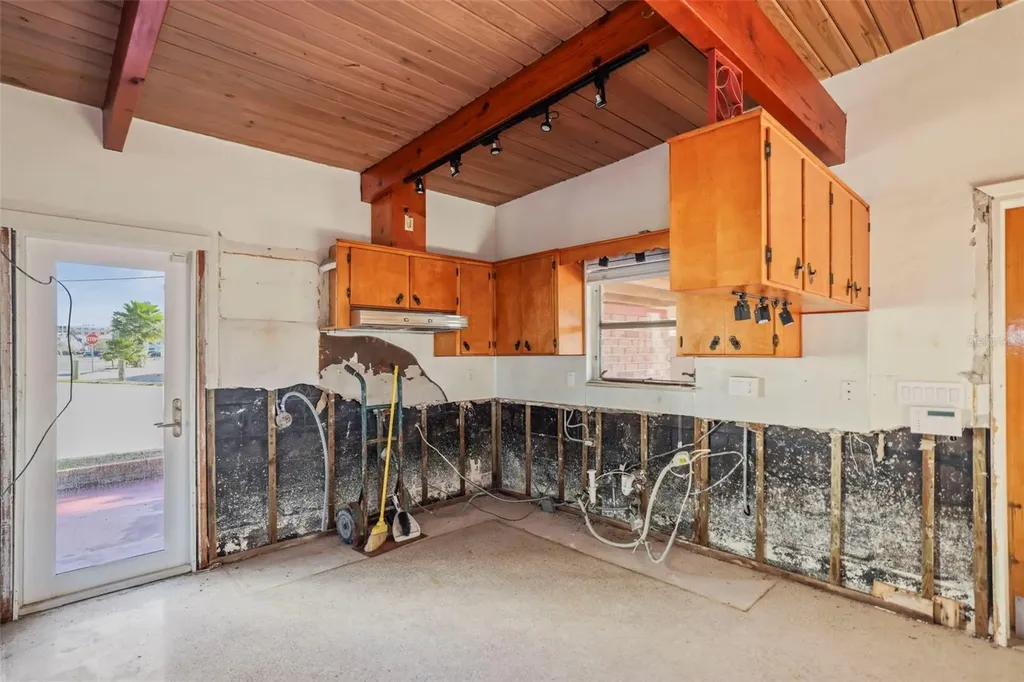 11921 Lagoon Lane Treasure Island FL 33706