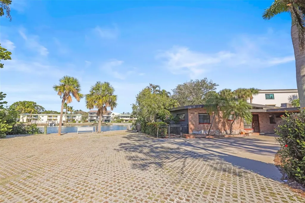 11921 Lagoon Lane Treasure Island FL 33706