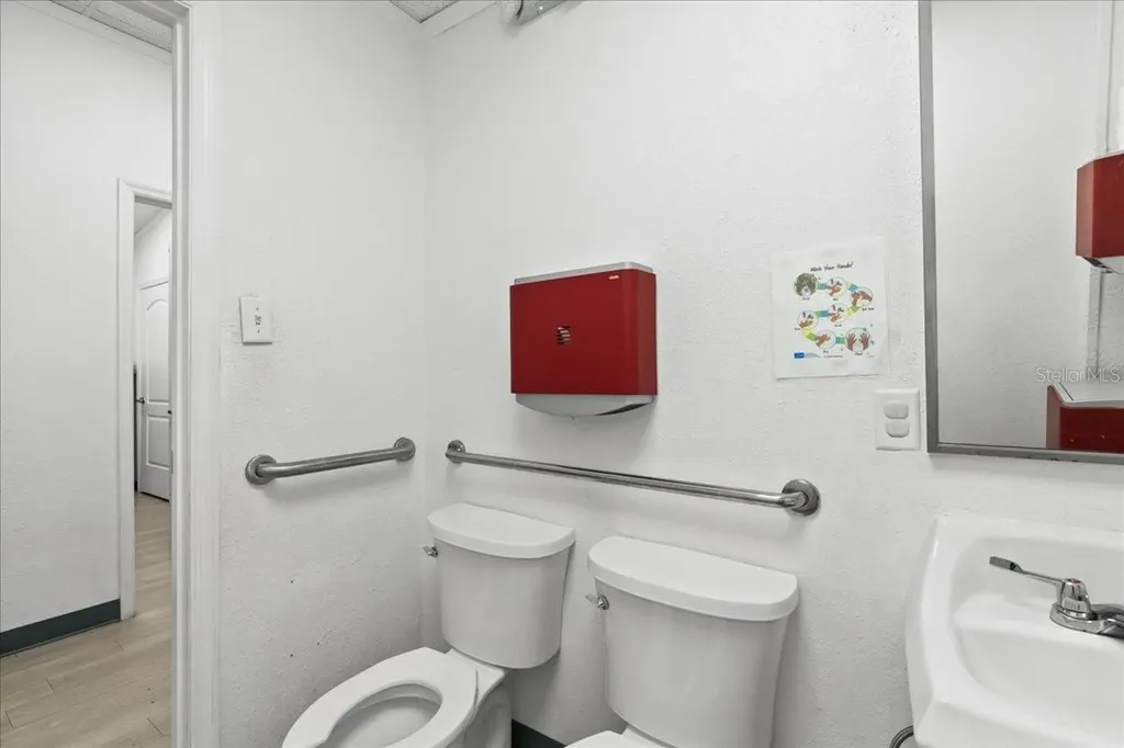 1938 NE Waldo Road Gainesville FL 32609