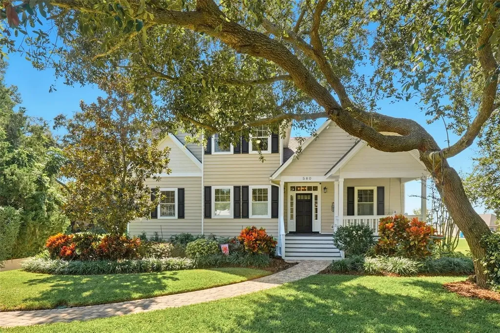 580 W 10th Avenue Mount Dora FL 32757