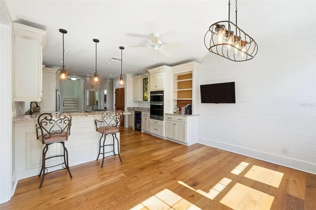 580 W 10th Avenue Mount Dora FL 32757