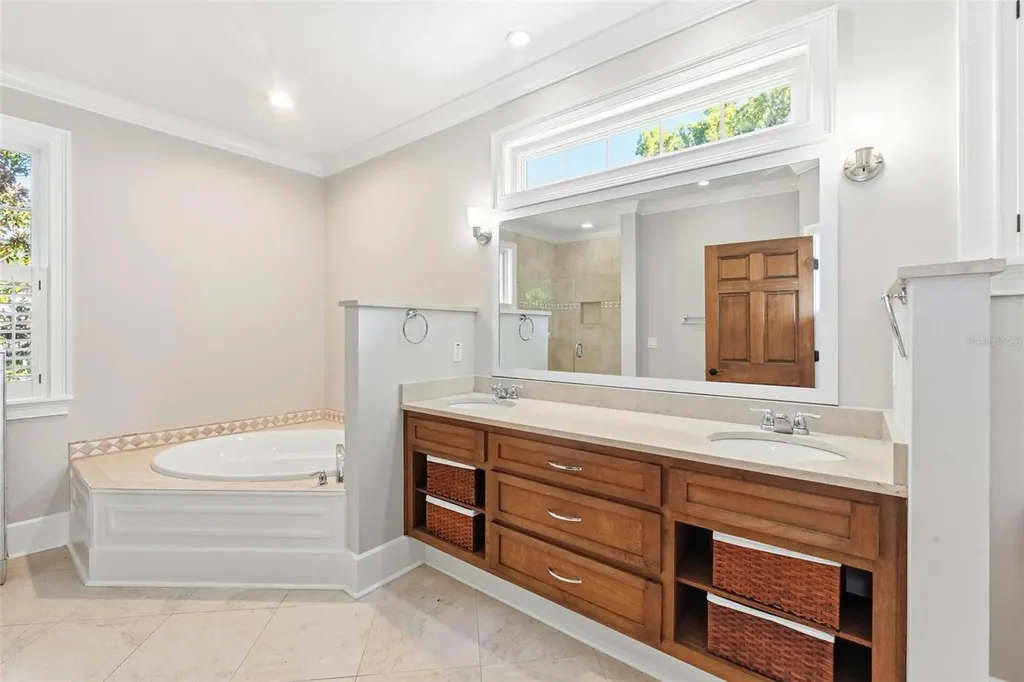 580 W 10th Avenue Mount Dora FL 32757