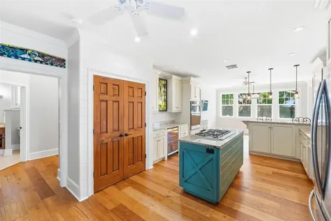 580 W 10th Avenue Mount Dora FL 32757