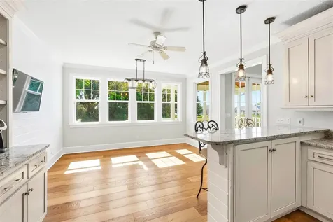 580 W 10th Avenue Mount Dora FL 32757
