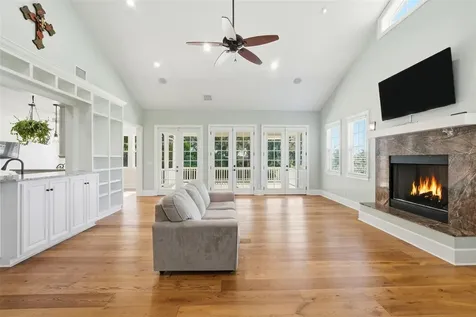 580 W 10th Avenue Mount Dora FL 32757