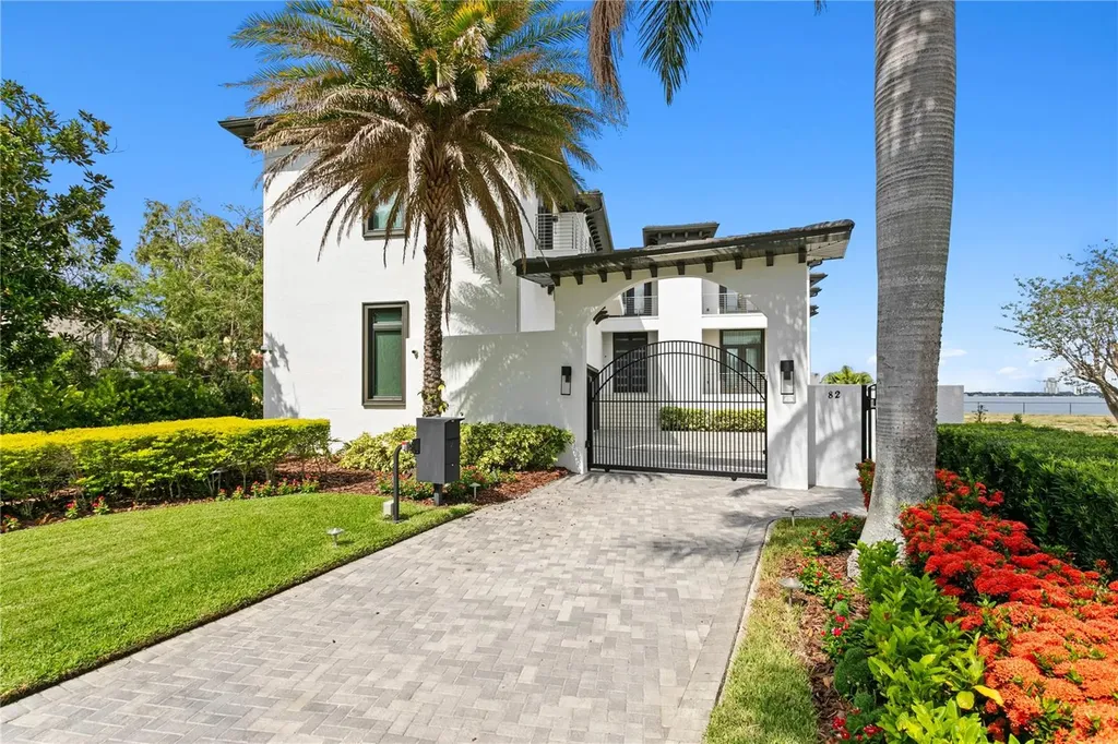 82 Martinique Avenue Tampa FL 33606