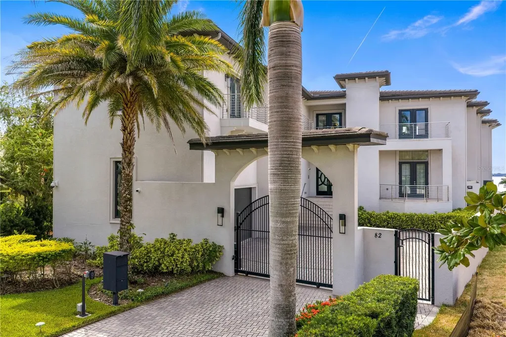82 Martinique Avenue Tampa FL 33606