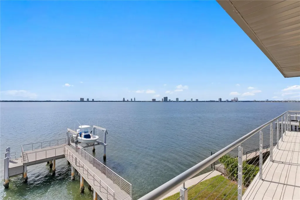 82 Martinique Avenue Tampa FL 33606