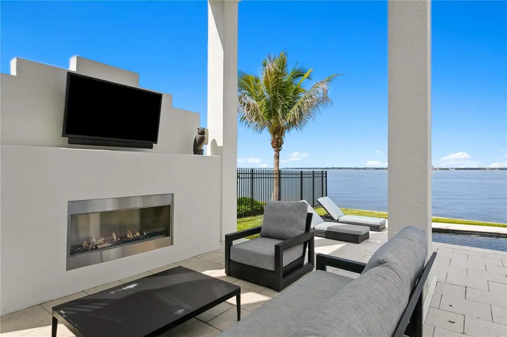 82 Martinique Avenue Tampa FL 33606