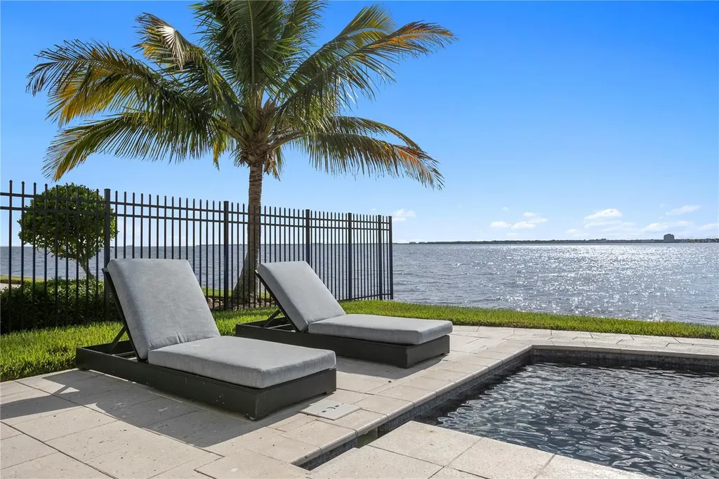 82 Martinique Avenue Tampa FL 33606