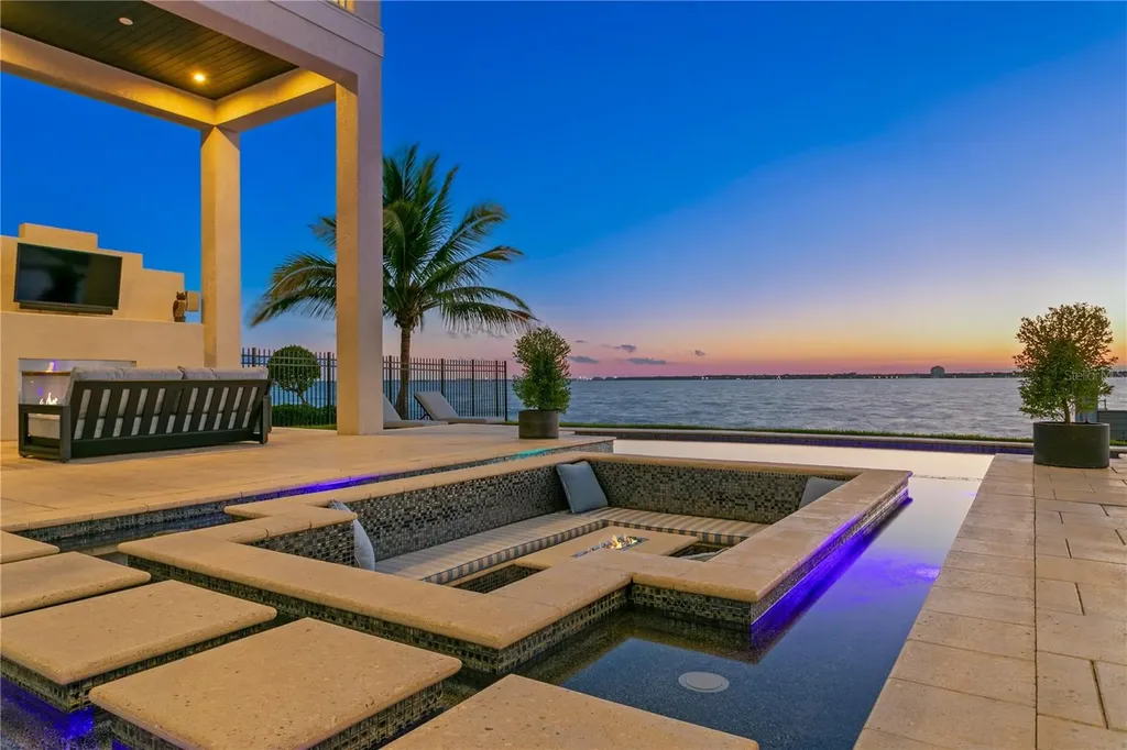 82 Martinique Avenue Tampa FL 33606