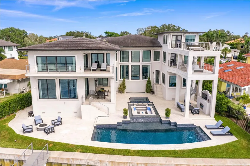 82 Martinique Avenue Tampa FL 33606
