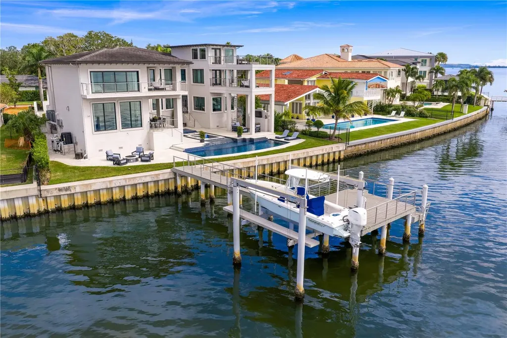 82 Martinique Avenue Tampa FL 33606