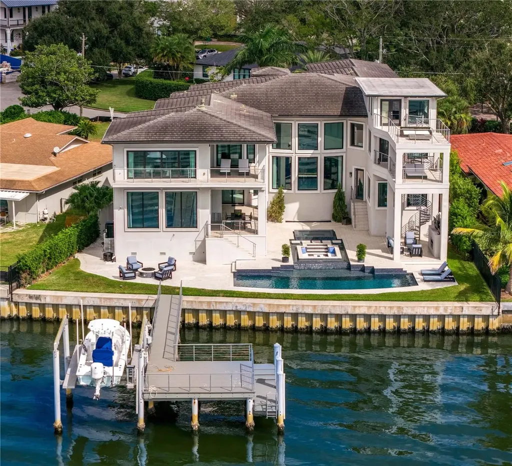82 Martinique Avenue Tampa FL 33606