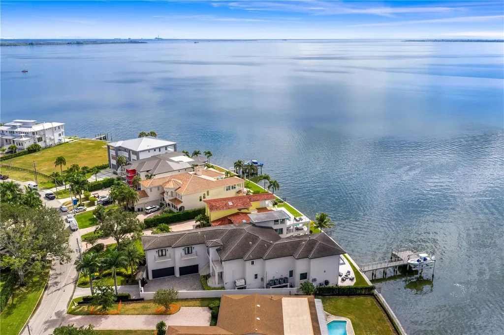 82 Martinique Avenue Tampa FL 33606