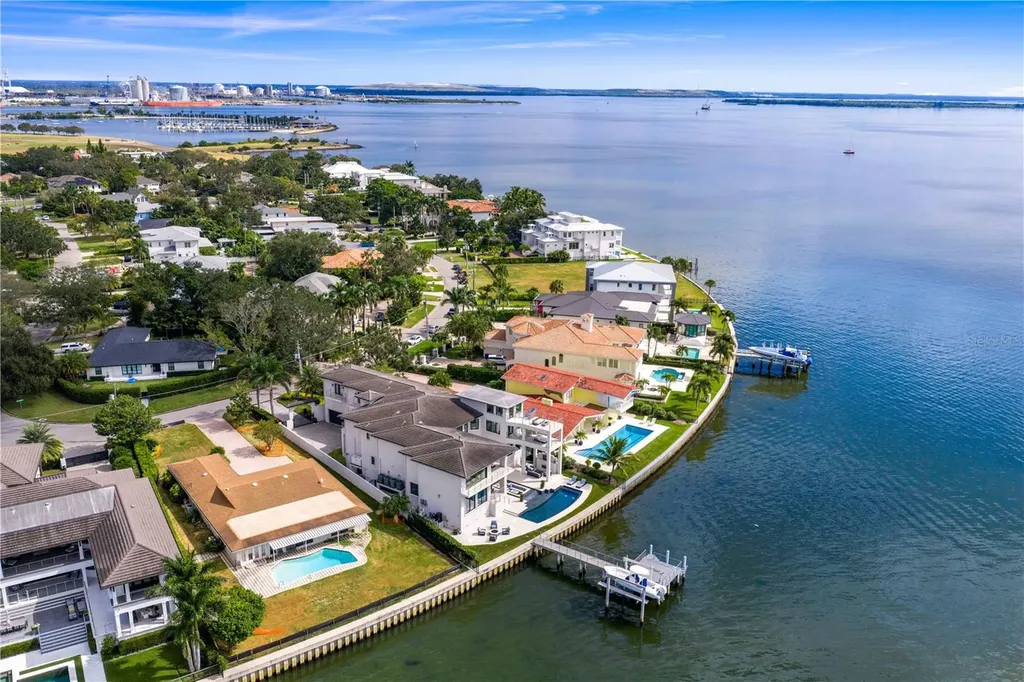 82 Martinique Avenue Tampa FL 33606
