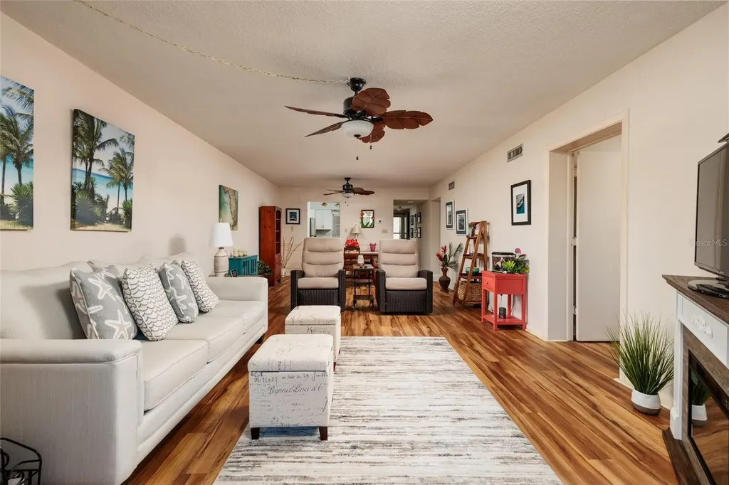3789 46th Avenue S St Petersburg FL 33711