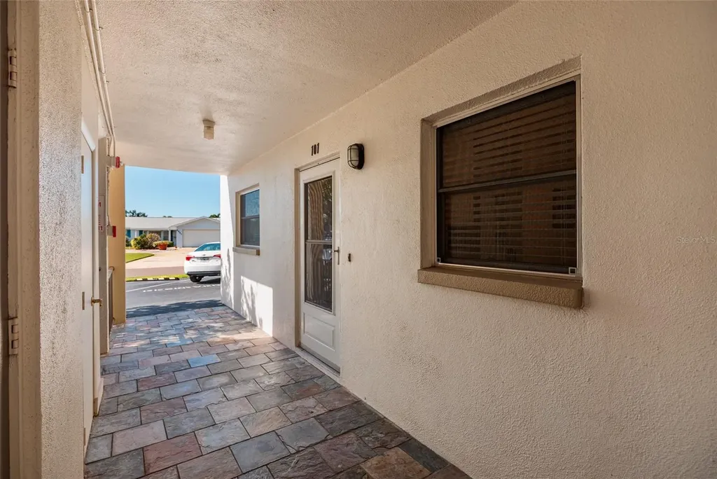 3789 46th Avenue S St Petersburg FL 33711