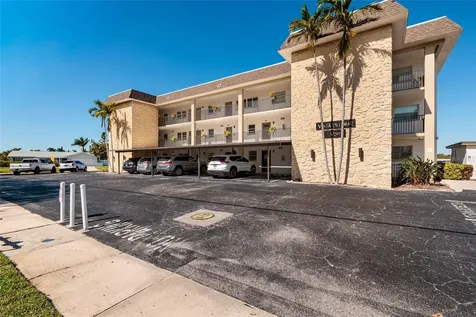 3789 46th Avenue S St Petersburg FL 33711