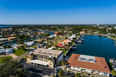 3789 46th Avenue S St Petersburg FL 33711