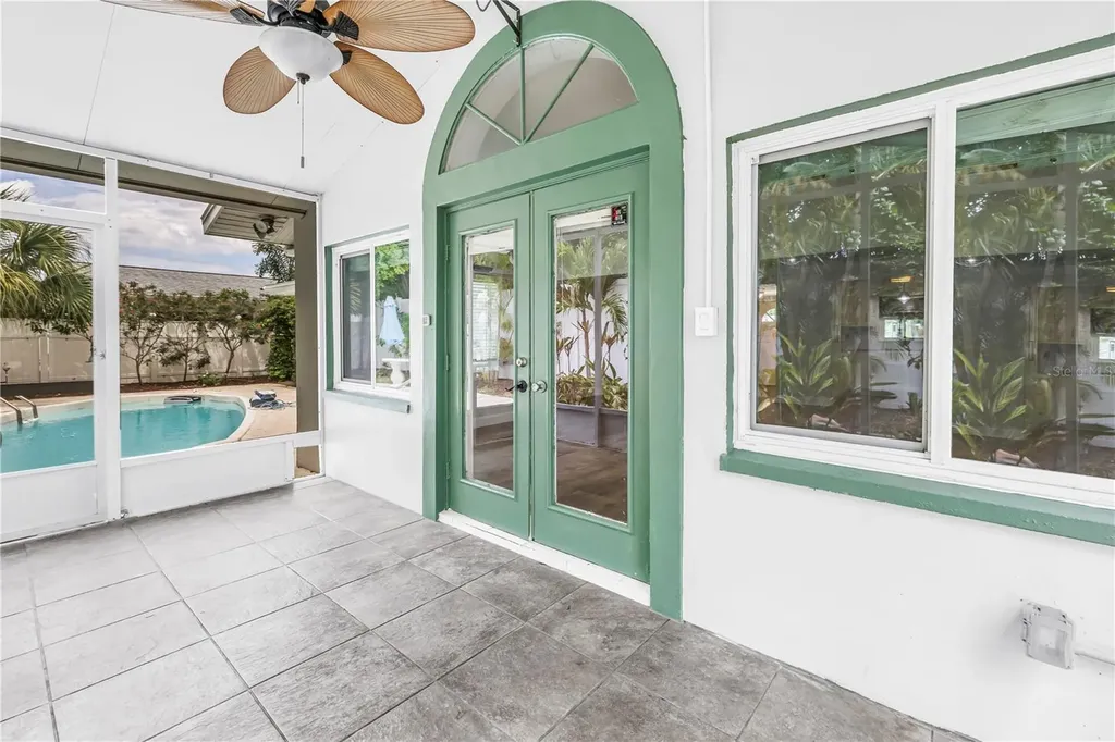 2856 65th Way N St Petersburg FL 33710