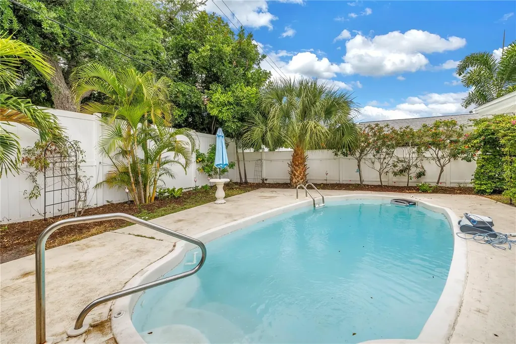 2856 65th Way N St Petersburg FL 33710