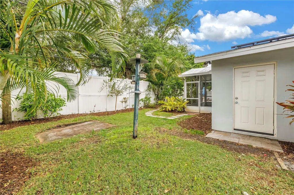 2856 65th Way N St Petersburg FL 33710