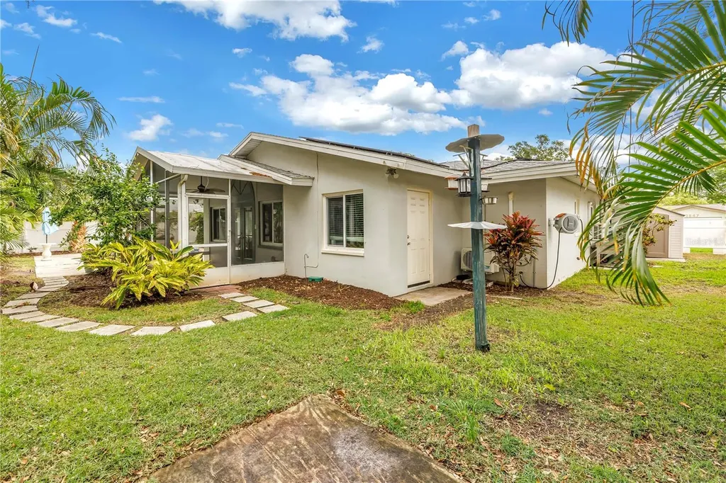 2856 65th Way N St Petersburg FL 33710