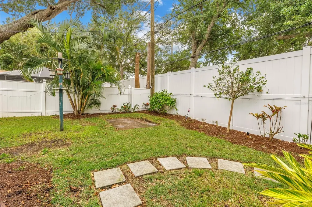 2856 65th Way N St Petersburg FL 33710